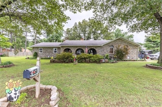 204 Charles Dr, Sikeston, MO 63801
