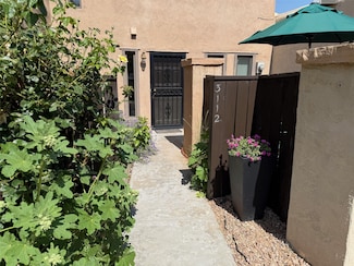 3112 Plaza Blanca, Santa Fe, NM 87507