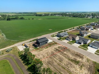 15 Spencer St, Surrey, ND 58785