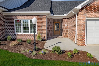 116 Cobblestone Dr, Hopewell, VA 23860
