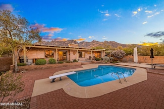 3920 E Alvernon Cir, Tucson, AZ 85718