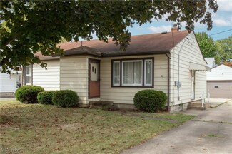 97 Grimm Heights Ave, Struthers, OH 44471