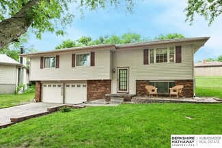 14115 Washington Cir, Omaha, NE 68137