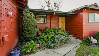 1803 Manchester Dr, Redding, CA 96002