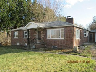 7732 Elm St, Masury, OH 44438