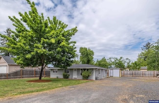 2308 Harding St, Sweet Home, OR 97386
