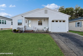 3 Point Blanche Ct, Toms River, NJ 08757