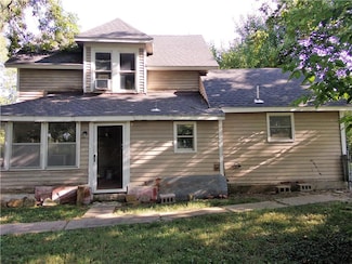 305 N Osage St, Kincaid, KS 66039
