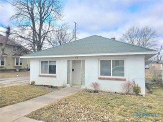108 E 8th St, Genoa, OH 43430
