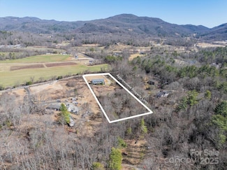 27 Shadow Ridge Dr, Fletcher, NC 28732