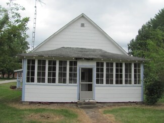 301 S Main St, Pine Village, IN 47975