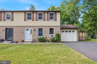 18 Parkview Dr, Quakertown, PA 18951