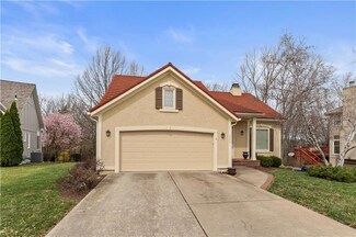5274 NE Ash Grove Ct, Lees Summit, MO 64064