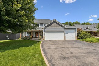 906 36th St W, Hastings, MN 55033