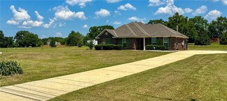 56 Robin St, Auburn, AL 36832