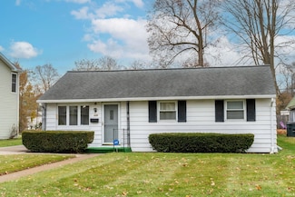 606 N Twyckenham Dr, South Bend, IN 46617