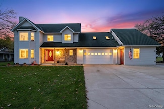 275 Harvard Dr, Howell, MI 48843