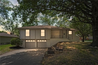 13300 Palmer Ave, Grandview, MO 64030