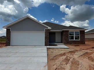 933 S Buffalo Ln, Mustang, OK 73064
