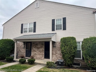 15854 Charleston Dr Unit 232, Clinton Township, MI 48038