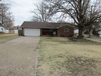 1140 W 46th St N, Wichita, KS 67204