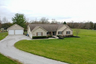 2105 Amber Hill Rd, Batavia, OH 45103