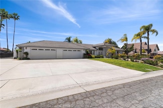 1042 Coronet Dr, Riverside, CA 92506