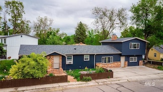 920 N Clover Dr, Boise, ID 83703