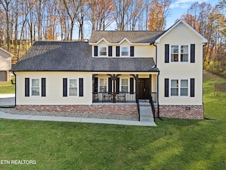 100 Harper Ln, Oak Ridge, TN 37830