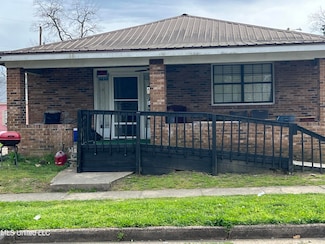 720 Mattingly St, Vicksburg, MS 39180