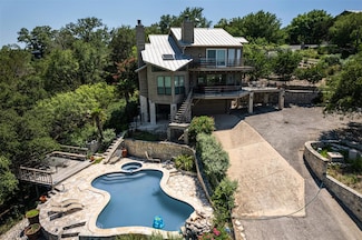 723 Coventry Rd, Spicewood, TX 78669