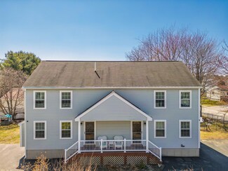 3 Oakwood Dr, Saco, ME 04072
