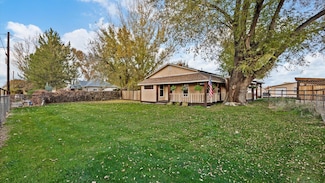 962 17 1 4 Rd, Fruita, CO 81521