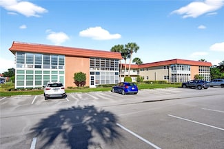 108 Spring Lake Dr Unit 203, Vero Beach, FL 32962