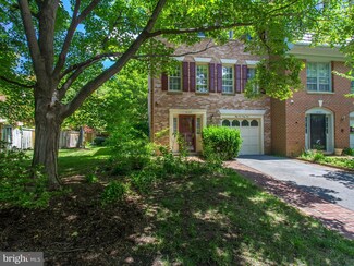 5149 Woodmire Ln, Alexandria, VA 22311