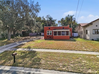 904 Carlton Ave, Lake Wales, FL 33853