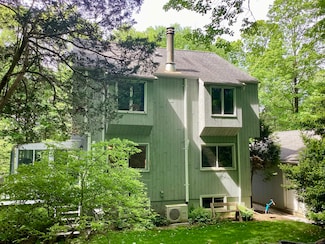 322 North St, Roxbury, CT 06783