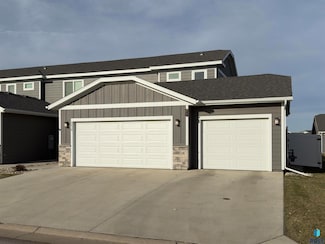 4418 E Whisper Ridge Place, Sioux Falls, SD 57108