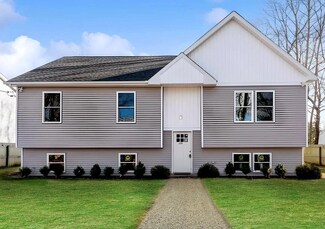150 Beaver Dr, Mastic Beach, NY 11951