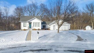 134 Staley Ln, North Mankato, MN 56003