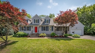 53 Cliff St, Lynn, MA 01905