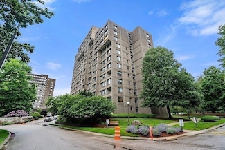 250 Hammond Pond Pkwy Unit 306N, Chestnut Hill, MA 02467