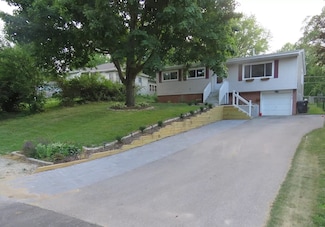 3513 Greenleaf Ave, Island Lake, IL 60042