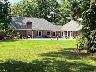 306 E Meadowbrook Dr, Brookhaven, MS 39601