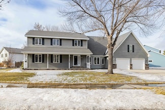 3378 Primrose Ct, Grand Forks, ND 58201