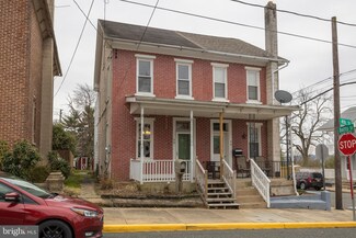 46 4th St, Pennsburg, PA 18073