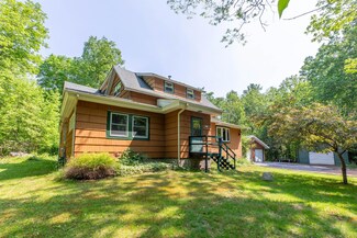 5010 Hilltop Rd, Rhinelander, WI 54501