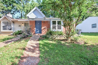 2100 Victory Garden Ln, Tallahassee, FL 32301