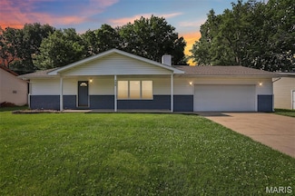 208 Meadow Dr, Troy, IL 62294