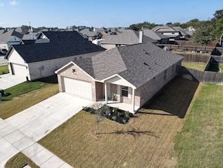 1361 Beach Dr, Azle, TX 76020